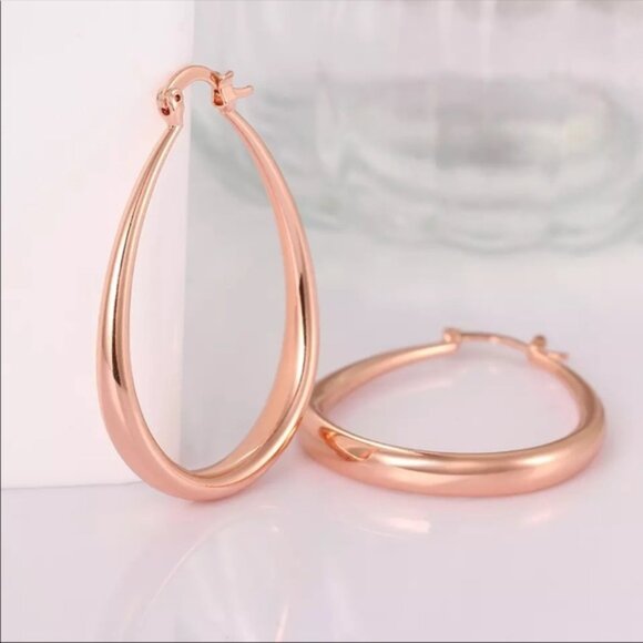 New 18K Rose Gold Plated Hoop Earings - Picture 1 of 2